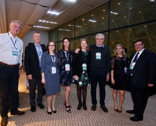 Comiss&atilde;o Organizadora do ESMO Summit: Ronald de Wit (ESMO), Keith McGregor (ESMO), Katharine Fumasoli (ESMO), Jill Madden (ESMO), Solange Peters (ESMO), Fortunato Ciardiello (ESMO), Cinthya Sternberg (SBOC), e Andr&eacute;s Cervantes (ESMO)